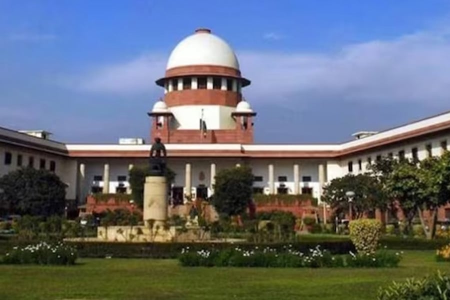 Maniktala By Election: Supreme court seeks report from election commission