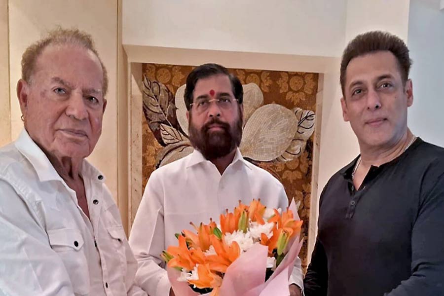 ‘গ্যাংস্টার বিষ্ণোইকে খতম করবই’, সলমনকে আশ্বাস শিণ্ডের