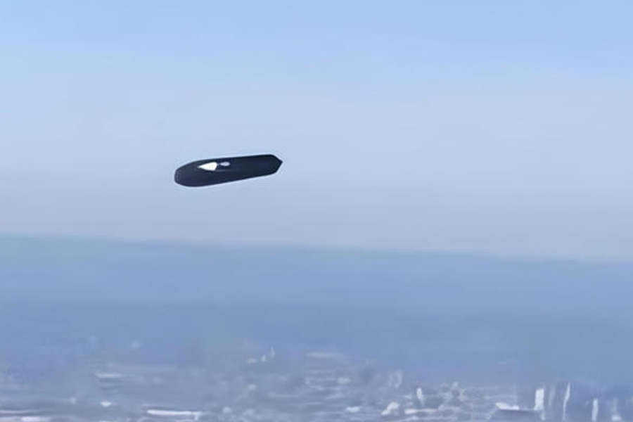 Mysterious 'flying cylinder' or UFO caught on camera over New York