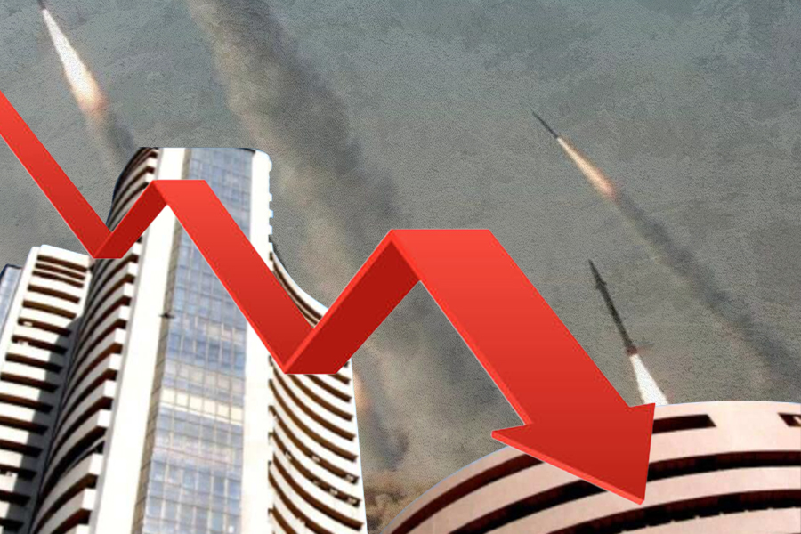 Sensex Nifty crash due to Iran Israel clash, 4 lakh Crore Rupees just vanish