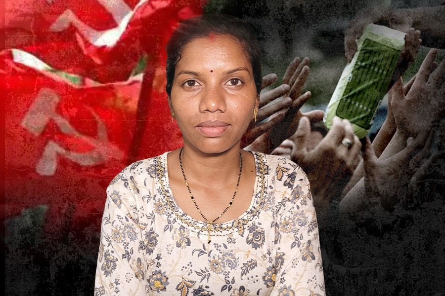 আদিবাসীদের ‘প্যাড ওম্যান’, ঝাড়খণ্ড থেকে ঝাড়গ্রাম, মুখোমুখি সিপিএমের সোনামনি