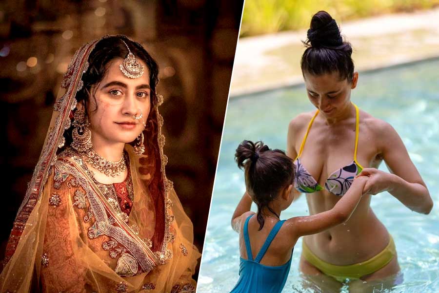 লাজের আগল ভেঙে কামনার উল্লাস, বনশালির ‘হীরামাণ্ডি’ কন্যার রূপে তোলপাড় নেটপাড়া