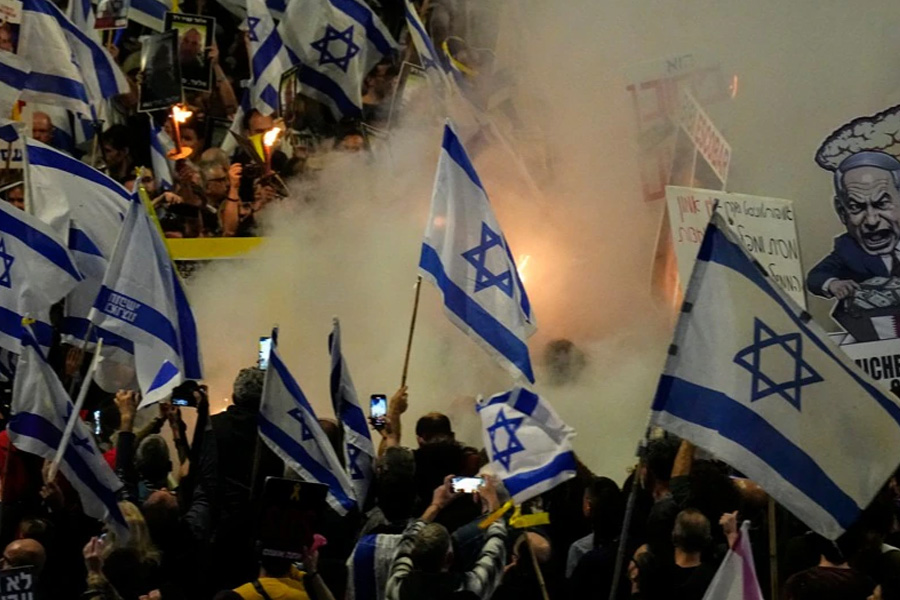 Car slammed into protest rally in Israel, 5 injured