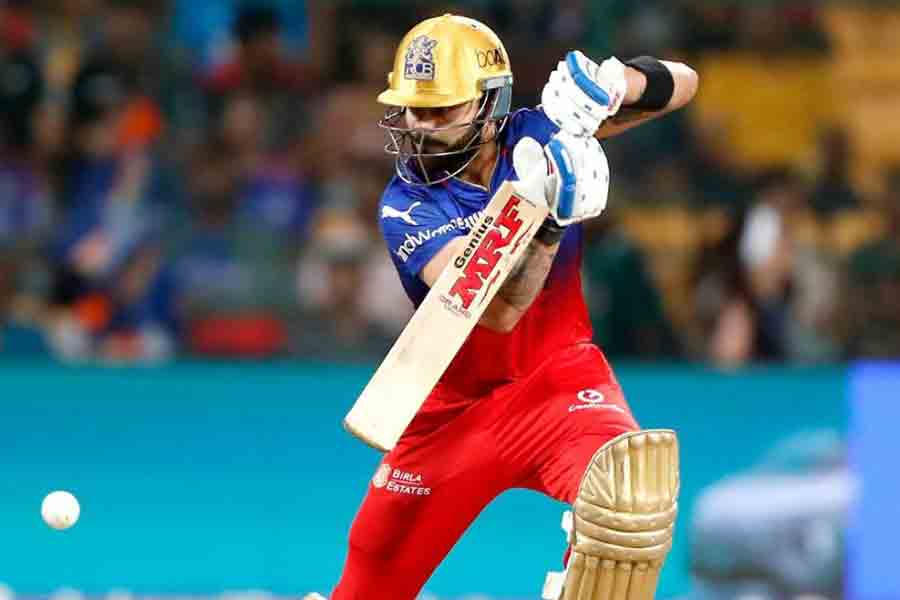 Former RCB star AB de Villiers expects Virat Kohli to play a certain way amid the franchise's struggles in IPL 2024