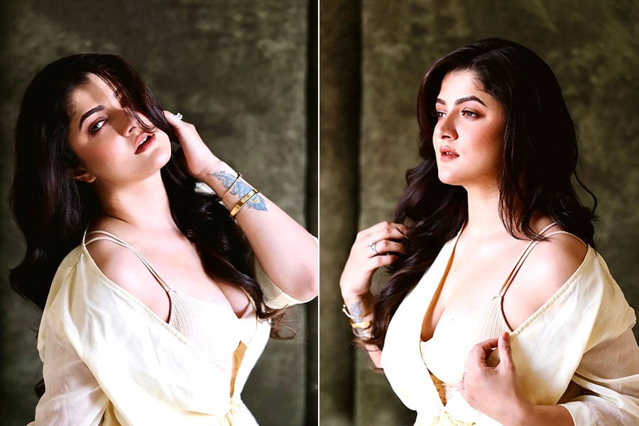Srabanti Chatterjee turns the heat up with her pictures