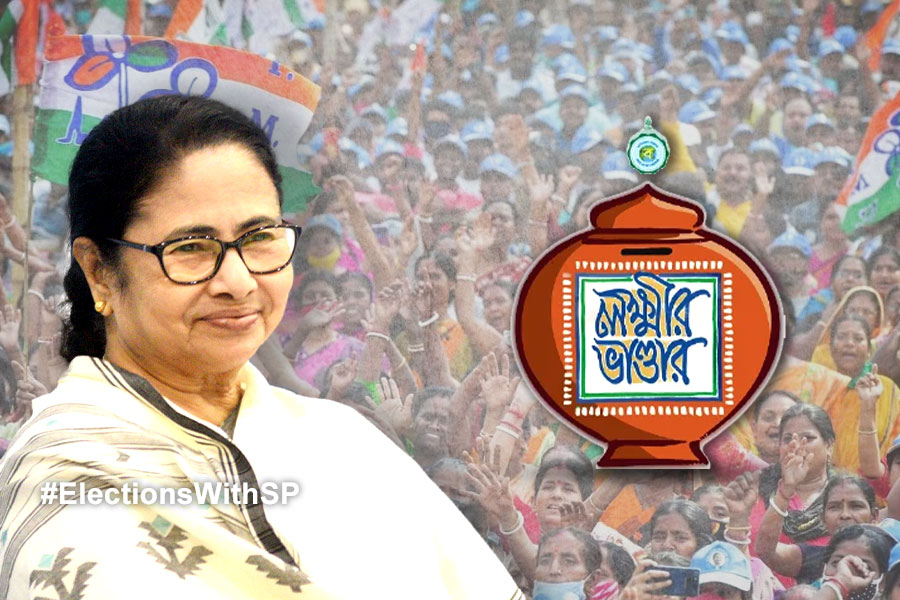 গত ১২ বছরে জনমুখী প্রকল্পের জোয়ার বঙ্গে! মোদি গ্যারান্টির পালটা তৃণমূলের ইস্তাহারে