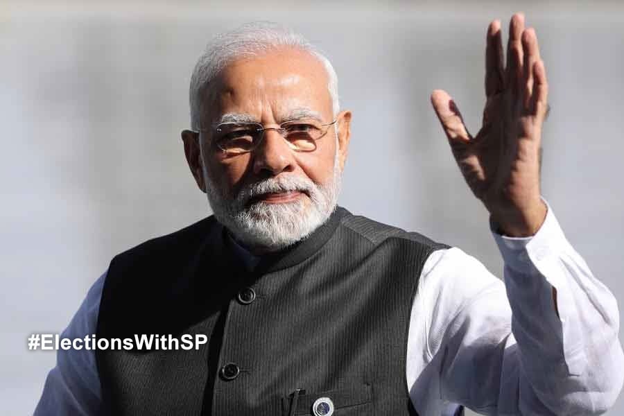 PM Narendra Modi arrives Kolkata