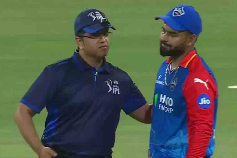 Adam Gilchrist was not happy with Rishabh Pant arguing with the umpire