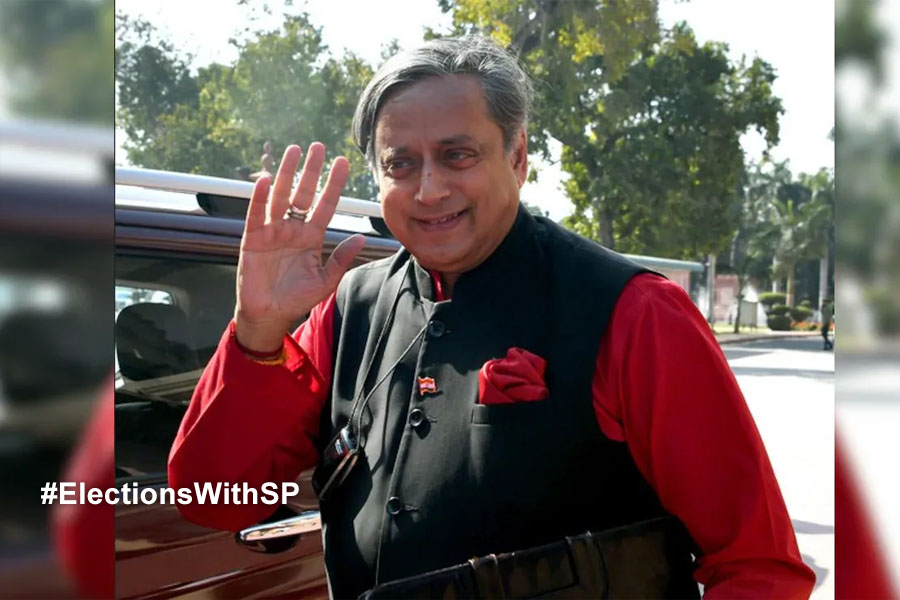Highly educated Shashi Tharoor Declares his Assets Worth 55 Crore rupess