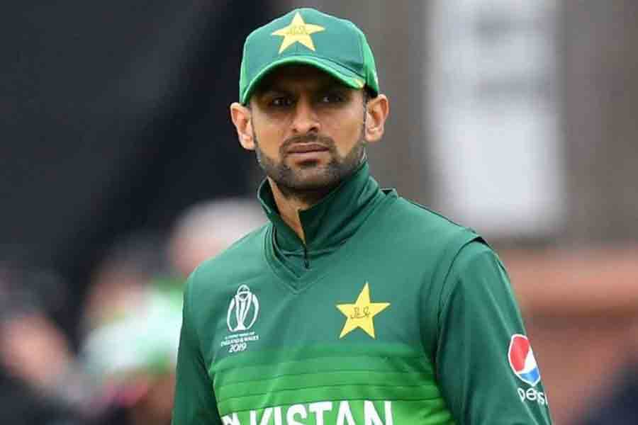 Pakistan star cricketer Shoaib Malik gets trolled