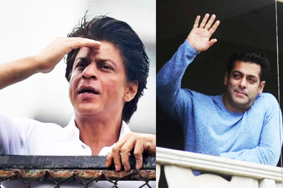 Mumbai cops lathi-charge on Shah Rukh Khan, Salman Khan fans on Eid, Watch