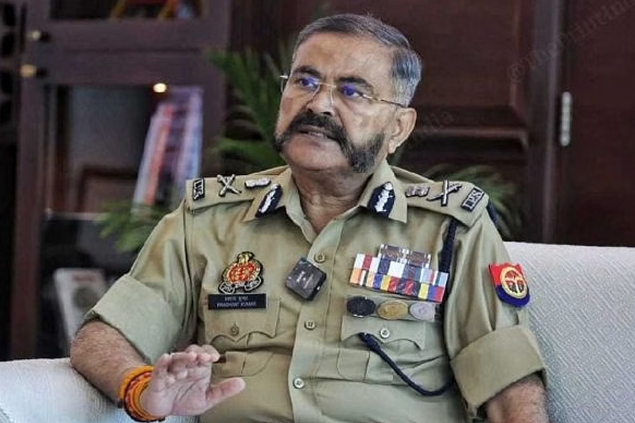 Arms are not given to decorate, says Uttar Pradesh DGP