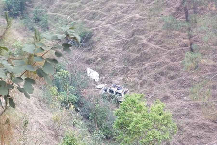 Four killed as car falls into gorge in Uttarakhand