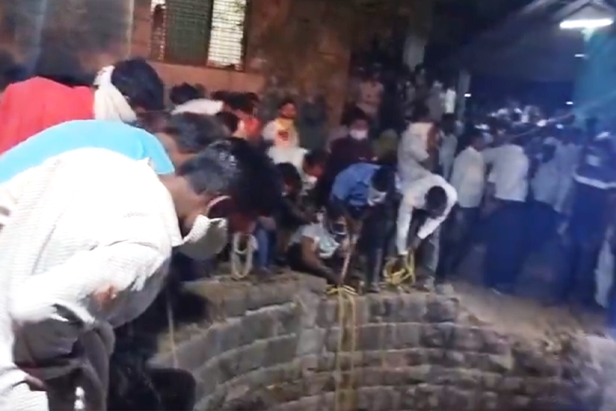 5 family members died in Abandoned Well in bid to Save Cat in Maharashtra