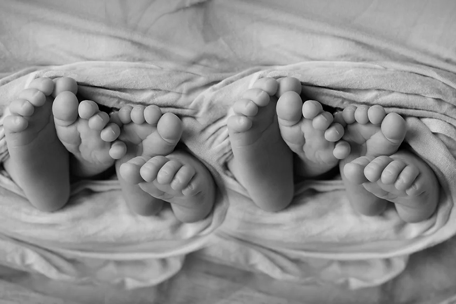 4 newborn died, one critical after Murshidabad woman gives birth to 5 children