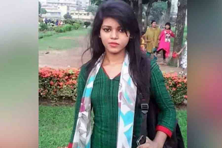 ফেসবুকে ধর্ম নিয়ে কটুক্তি, বাংলাদেশি ছাত্রীর ৫ বছরের জেল