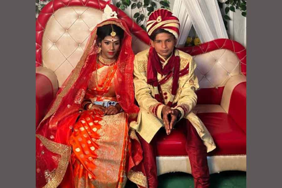 আইফোন-তিনলাখি বাইক চাই! দাবি মেটাতে না পারায় বৃহন্নলার পালিতা মেয়েকে খুনের চেষ্টা স্বামীর