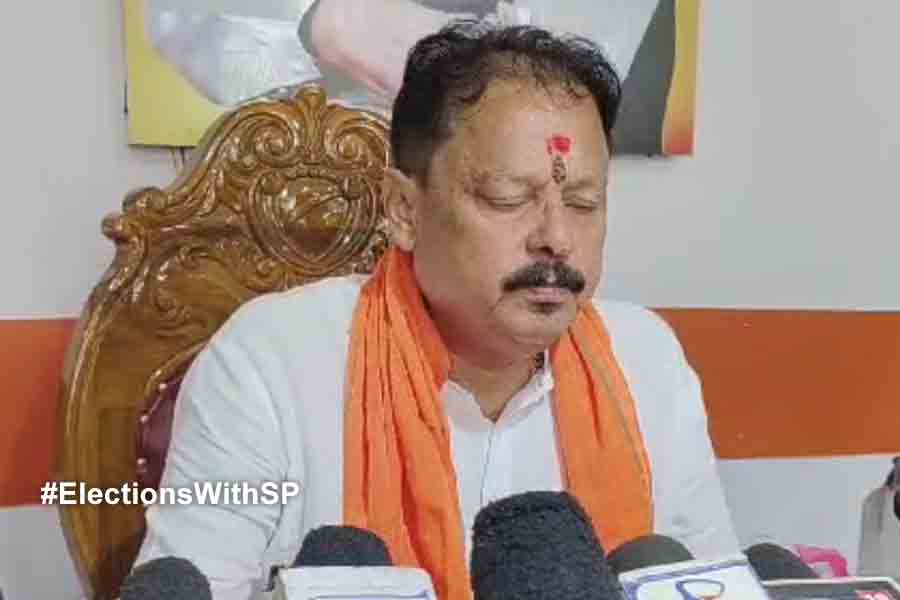 BJP leader asked women to be prepared with broom to stop rigging