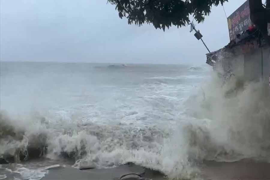 11 dead in Bangladesh for cyclone Remal