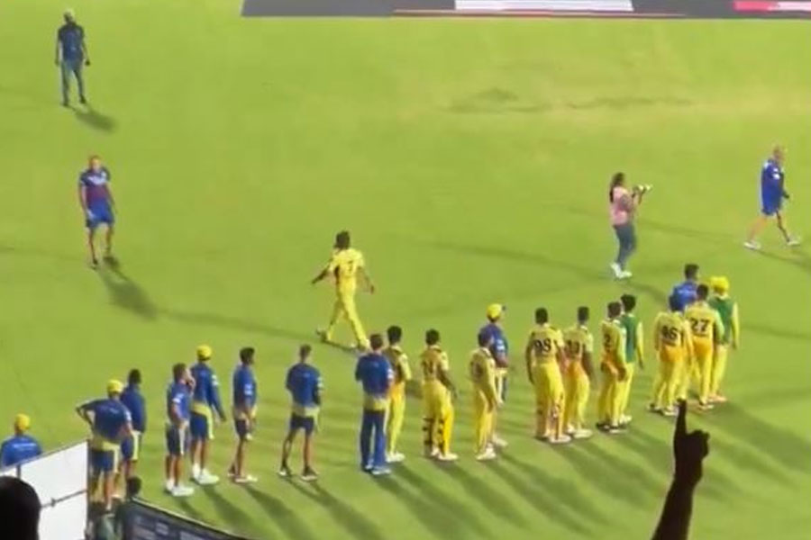 CSK player MS Dhoni skips handshake with RCB players in IPL 2024