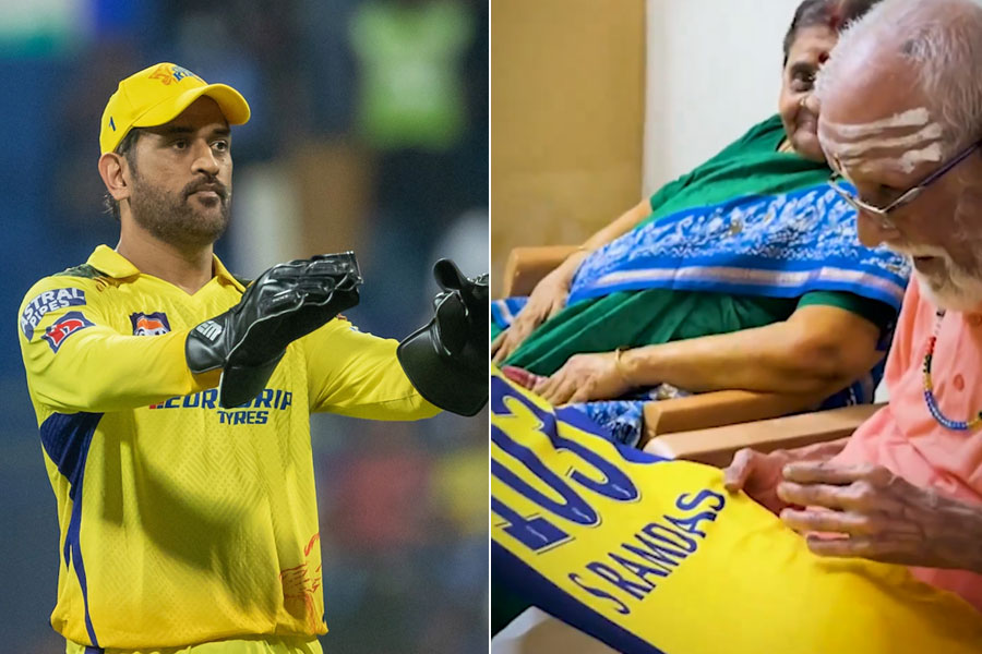 MS Dhoni signs special jersey for 103 year old CSK superfan