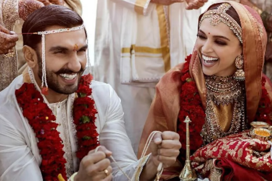 Dad-To-Be Ranveer Singh DELETES Wedding Photos With Deepika Padukone From Instagram
