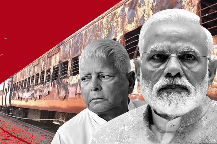 PM Modi rakes up Godhra train arson