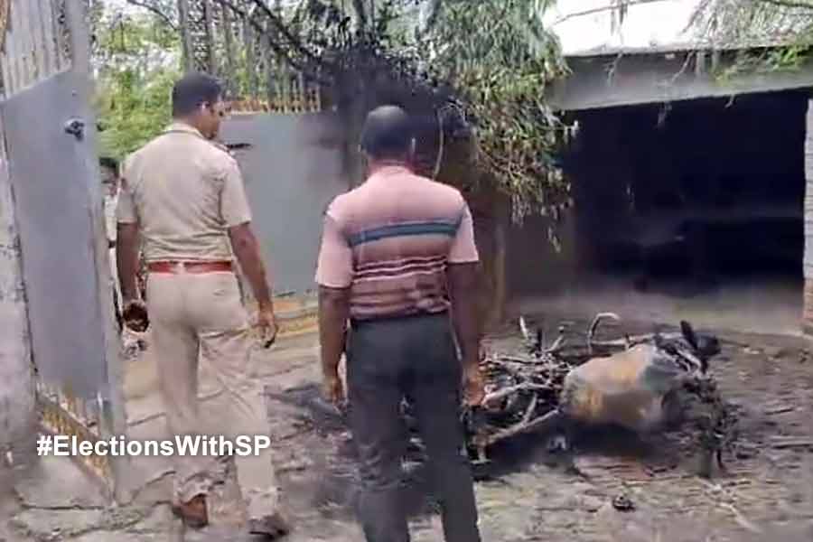 Lok Sabha Election 2024: Blast at BJP leader's house at Khejuri