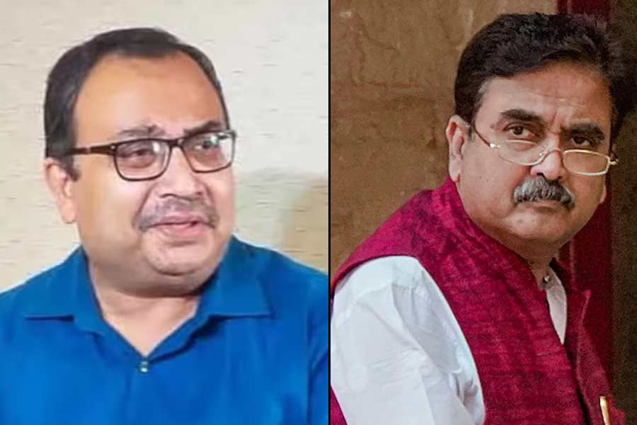কুণালের প্রশংসায় অভিজিৎ, তৃণমূলের সিদ্ধান্তের প্রতিবাদে সরব অধীরও