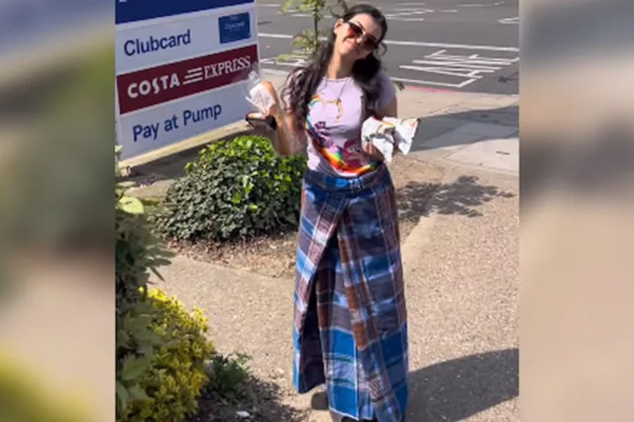 Viral Video of Woman Walks In Streets Of London Wearing Lungi