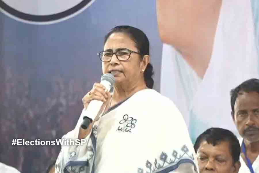 Mamata Banerjee claims Public can slap TMC if found guilty