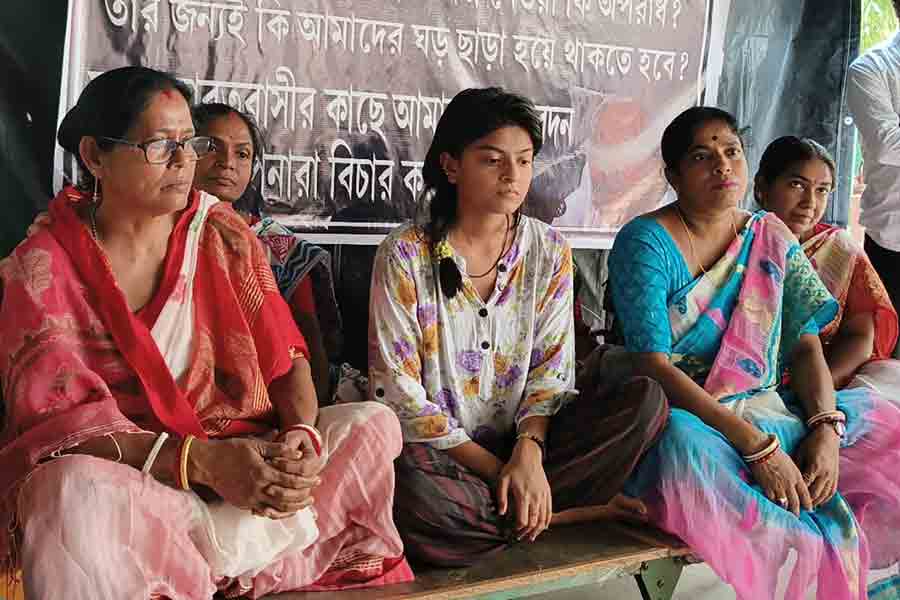 Daughter of Mamata bala Thakur sits in Dharna