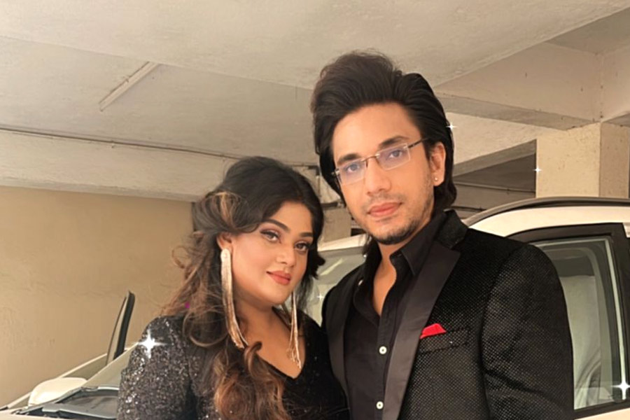 বিয়ের এক বছর পূর্ণ, আদরের মিষ্টিকে স্পেশাল সারপ্রাইজ রেমোর, কী পেলেন অভিনেত্রী?