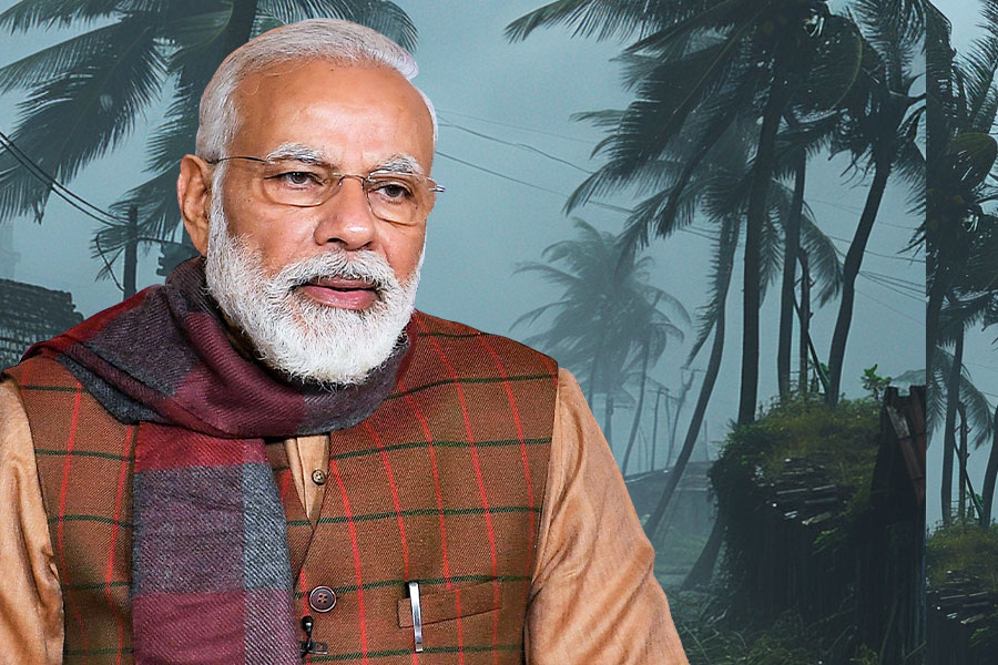 রেমাল নিয়ে জরুরি বৈঠকে প্রধানমন্ত্রী, রাতভর খোলা রাজভবনের দরজা, জাগবেন রাজ্যপাল