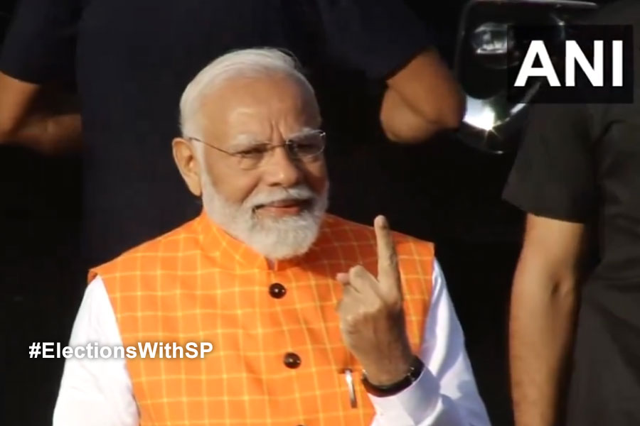 Lok Sabha Election 2024 LIVE UPDATES: PM Narendra Modi casts vote at Ahmendabad with Amit Shah