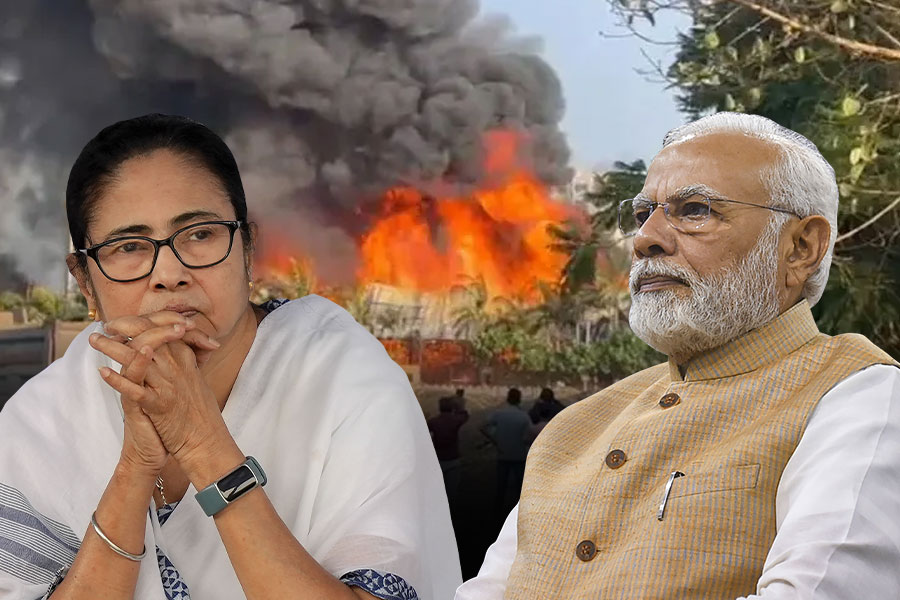 গুজরাটে বিধ্বংসী অগ্নিকাণ্ডে শোকপ্রকাশ মোদি-মমতার, মৃতের সংখ্যা বেড়ে ২৪