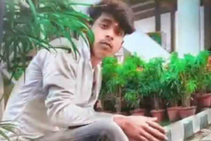 মুর্শিদাবাদ হত্যাকাণ্ড: ‘ও জীবন নষ্ট করেছে, শেষ করে দিয়েছি’, মাকে জড়িয়ে পুলিশকে ফোন অভিযুক্তর