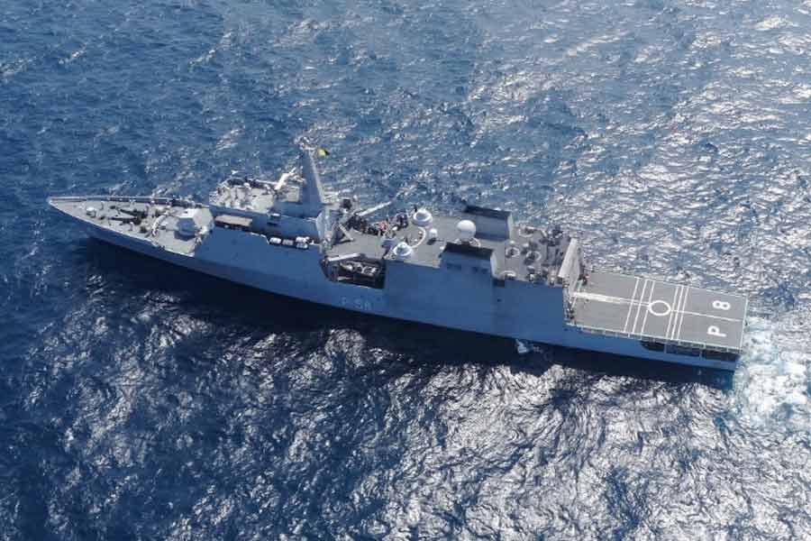 Indian warship helps Pakistani crew onboard vessel
