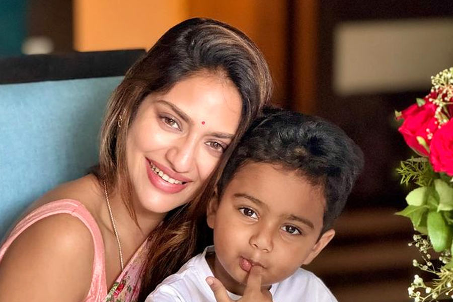 কেন মাতৃদিবসেই ছেলের ছবি পোস্ট করলেন? জানালেন নুসরত