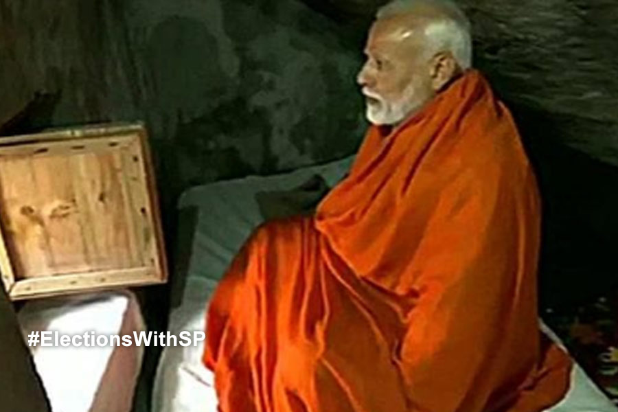 নরেন-স্মৃতির বিবেকানন্দ রকে মোদির ধ্যান নির্বাচনী বিধিভঙ্গ! অভিযোগ তুলে সরব কংগ্রেস