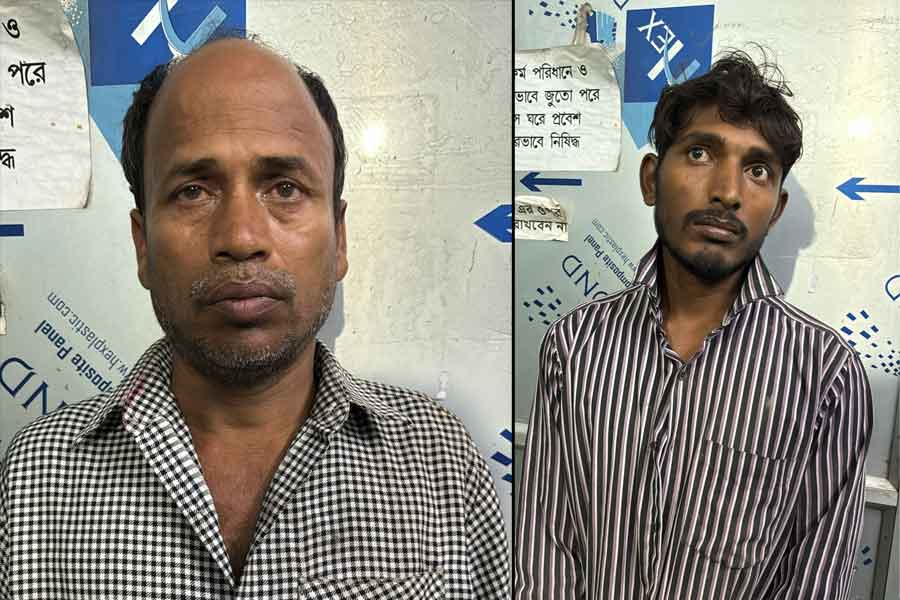 পাথরপ্রতিমায় দুই বোনের রহস্যমৃত্যুতে গ্রেপ্তার ভগ্নিপতি ও ভাইপো, সম্পত্তিগত বিবাদে খুন?