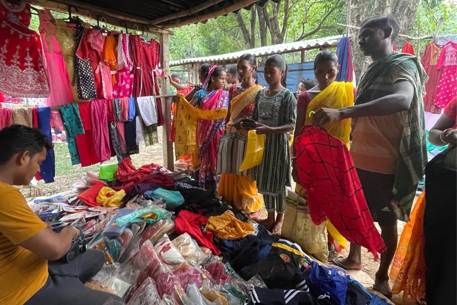 Purulia Duarsini Market is full of life even during polls