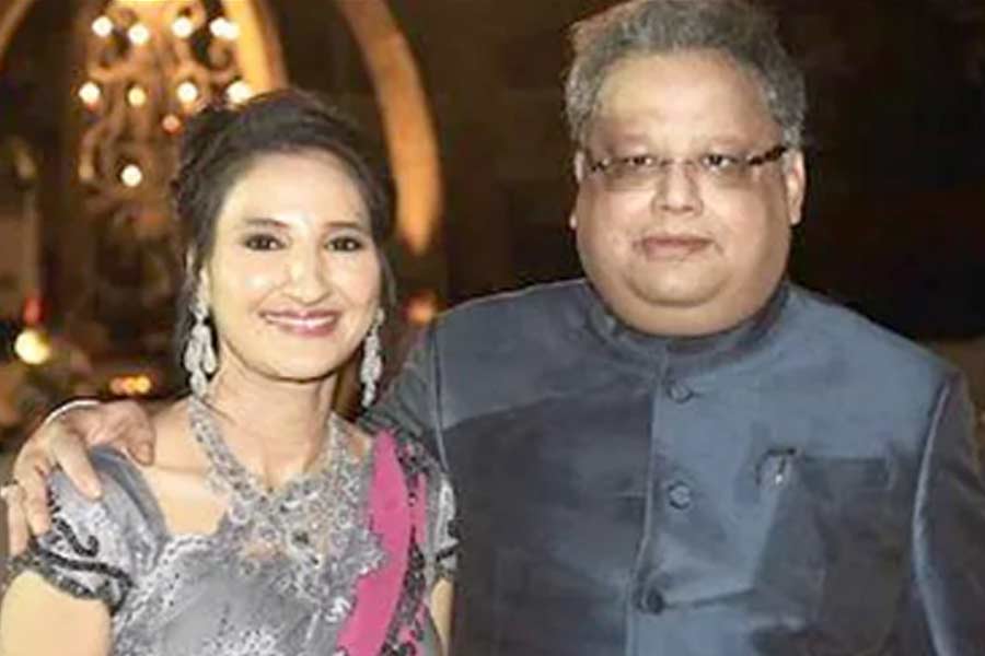 Rakesh Jhunjhunwala's wife loses 800 Crore as her biggest stock bet tanks