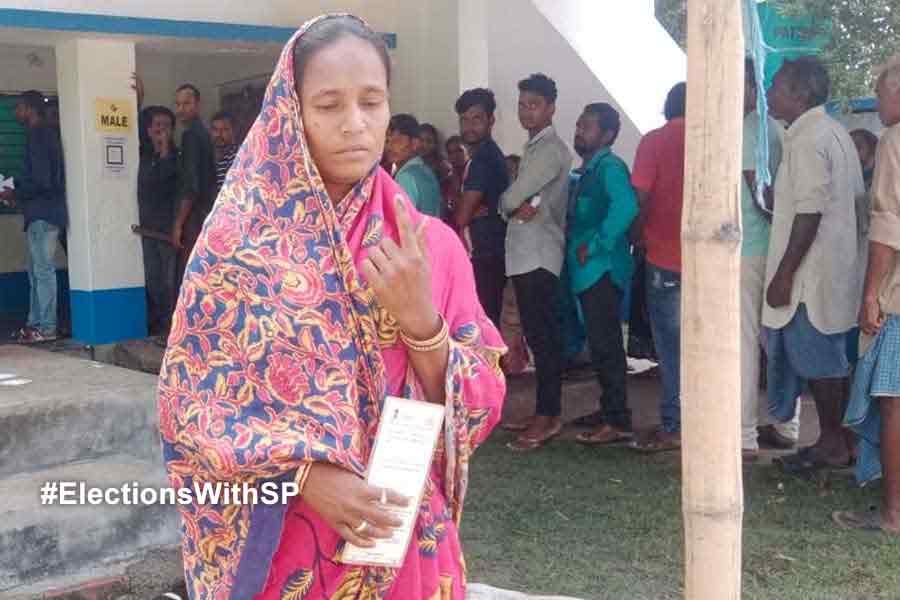 Nandigram slain woman's daughter casts vote