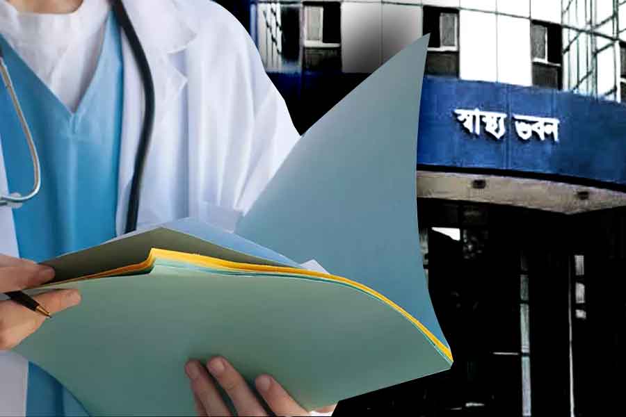 WB health department felicitates 2 hospitals for storing patient's data