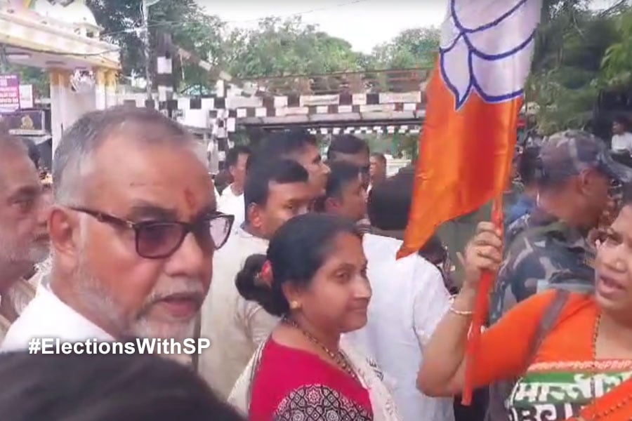 2024 Lok Sabha Election: Tapas Roy faces agitation at Beleghata, BJP supporters allegedly involved in clash with TMC in Beleghata