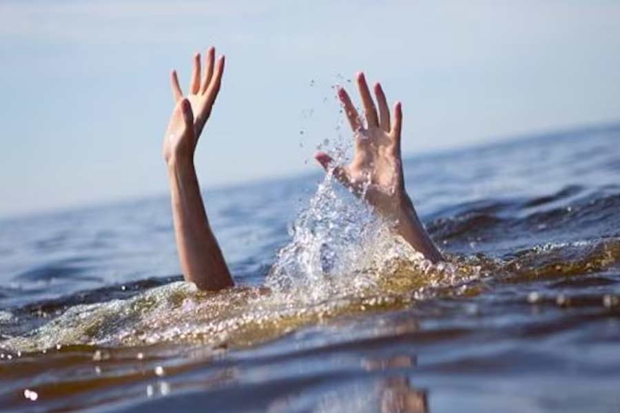 Three teenagers drown in Tiljala