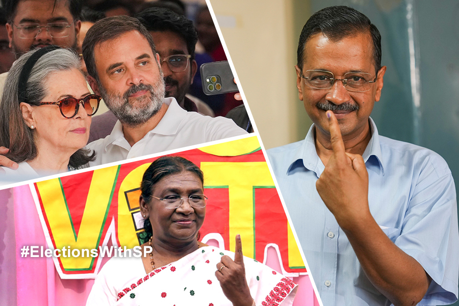 ভোট দিয়ে মায়ের সঙ্গে সেলফি রাহুলের, ভোটাধিকার প্রয়োগ রাষ্ট্রপতি-উপরাষ্ট্রপতির