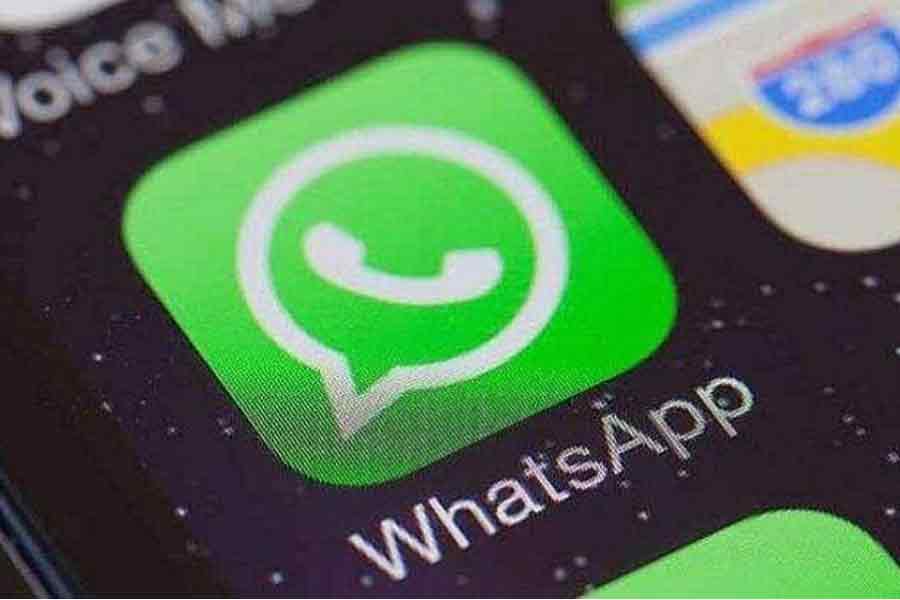 WhatsApp will let you share longer voice notes as status updates