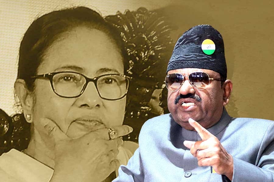 ‘রাজভবনে দিদিগিরি সহ্য করব না’, মুখ্যমন্ত্রীর নাম নিয়ে বিস্ফোরক রাজ্যপাল